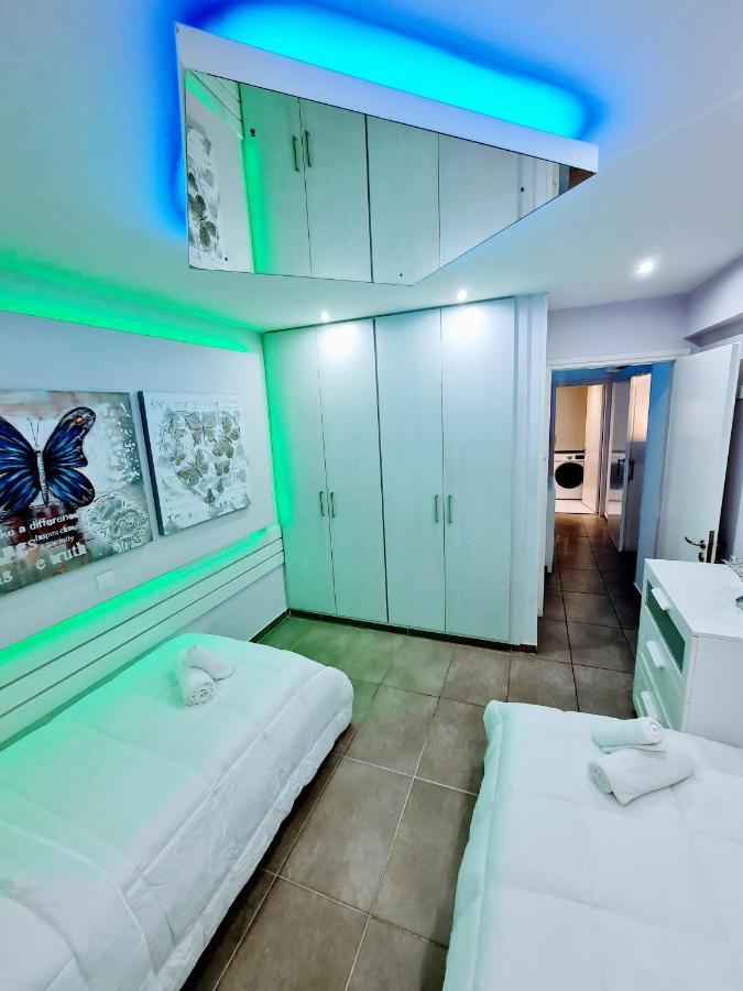 Hidden Lights Deluxe Apartment アヤナパ エクステリア 写真