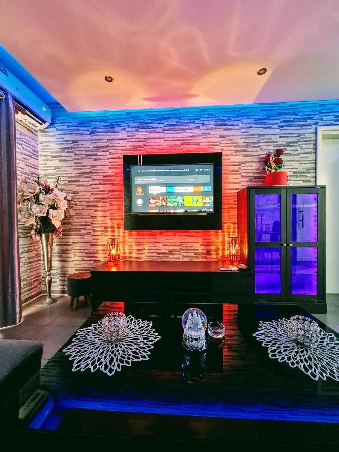 Hidden Lights Deluxe Apartment アヤナパ エクステリア 写真
