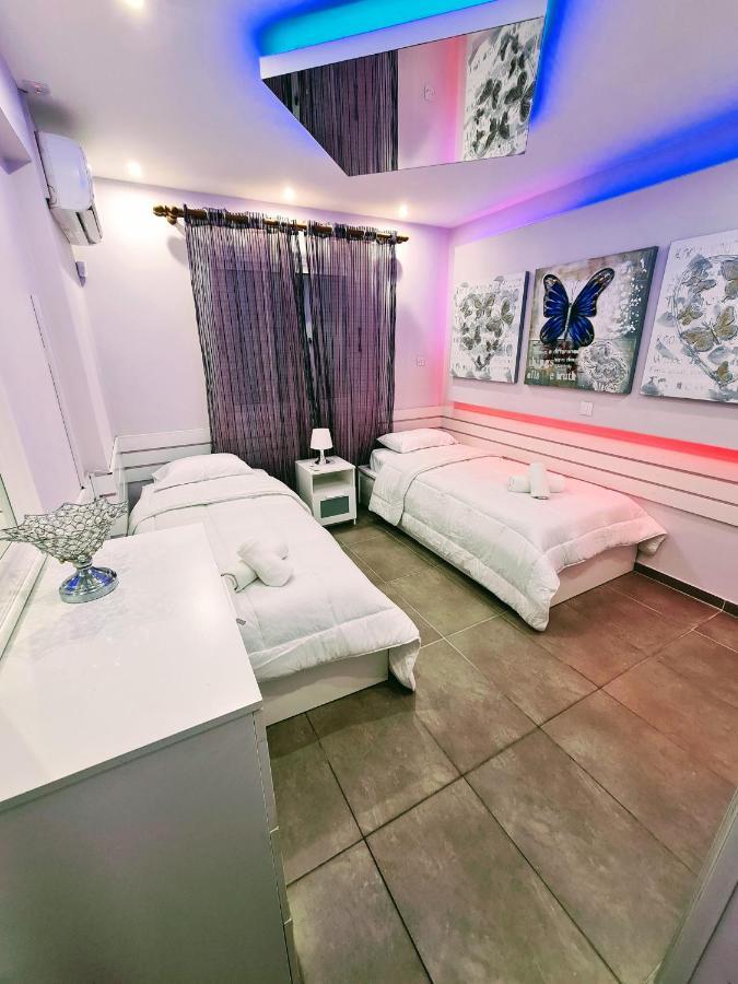 Hidden Lights Deluxe Apartment アヤナパ エクステリア 写真