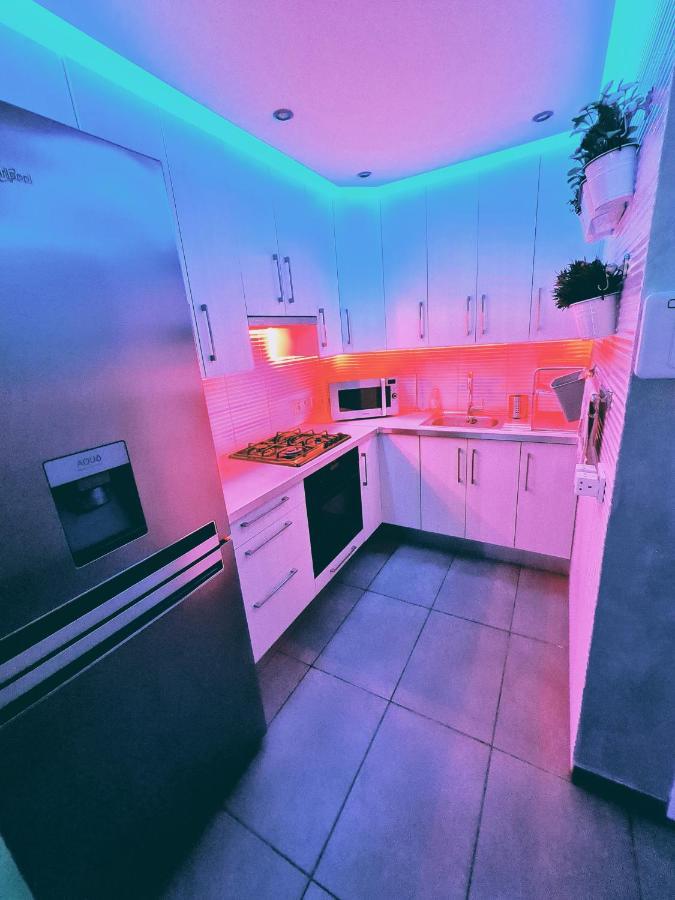 Hidden Lights Deluxe Apartment アヤナパ エクステリア 写真