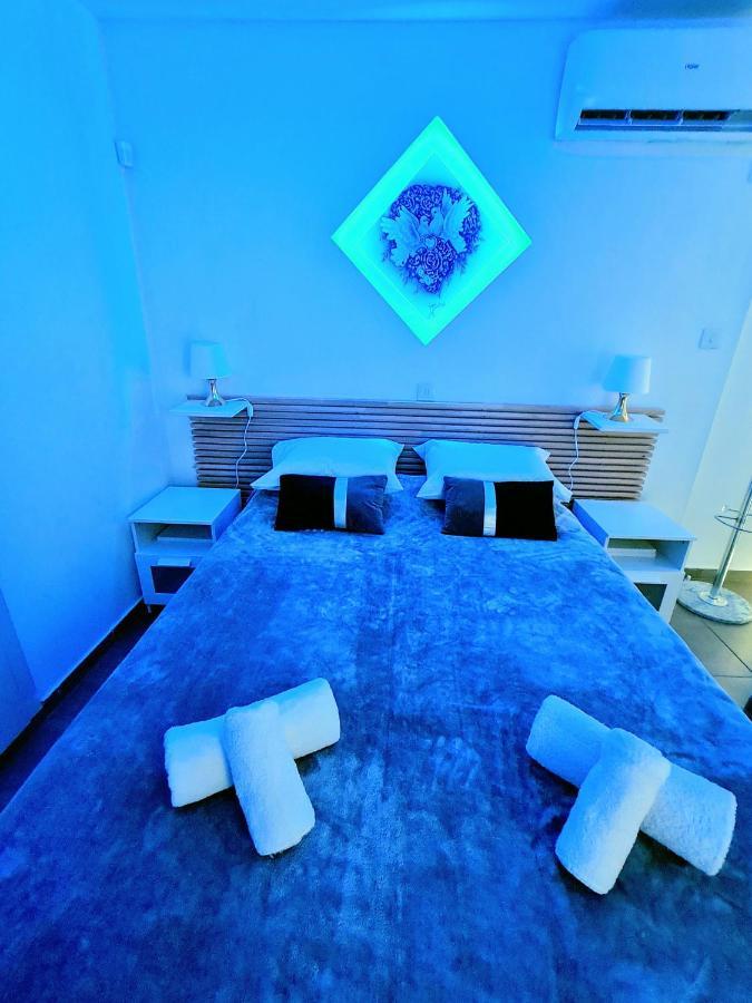 Hidden Lights Deluxe Apartment アヤナパ エクステリア 写真