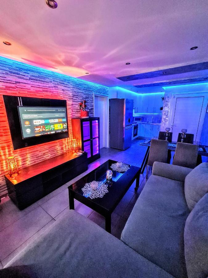 Hidden Lights Deluxe Apartment アヤナパ エクステリア 写真